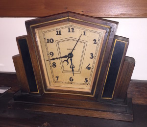 Circa early 1930's Art Deco mantle clock.