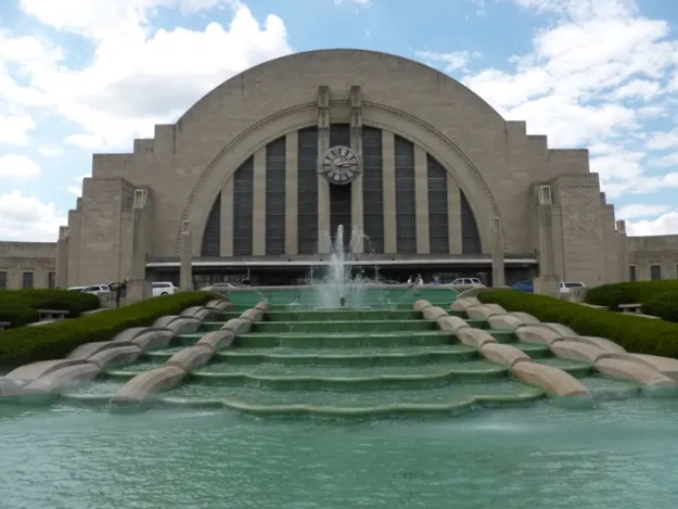 Cincinnati purchasing former Saks building for $3 million